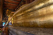 Bangkok Wat Pho, the Reclining Buddha, a 45 metres long gilded statue. 